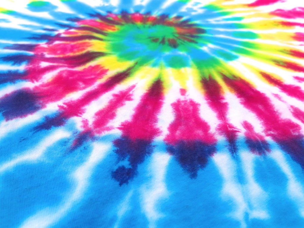 How to Tie Dye an Old White Shirt : 14 Steps (with Pictures ...
