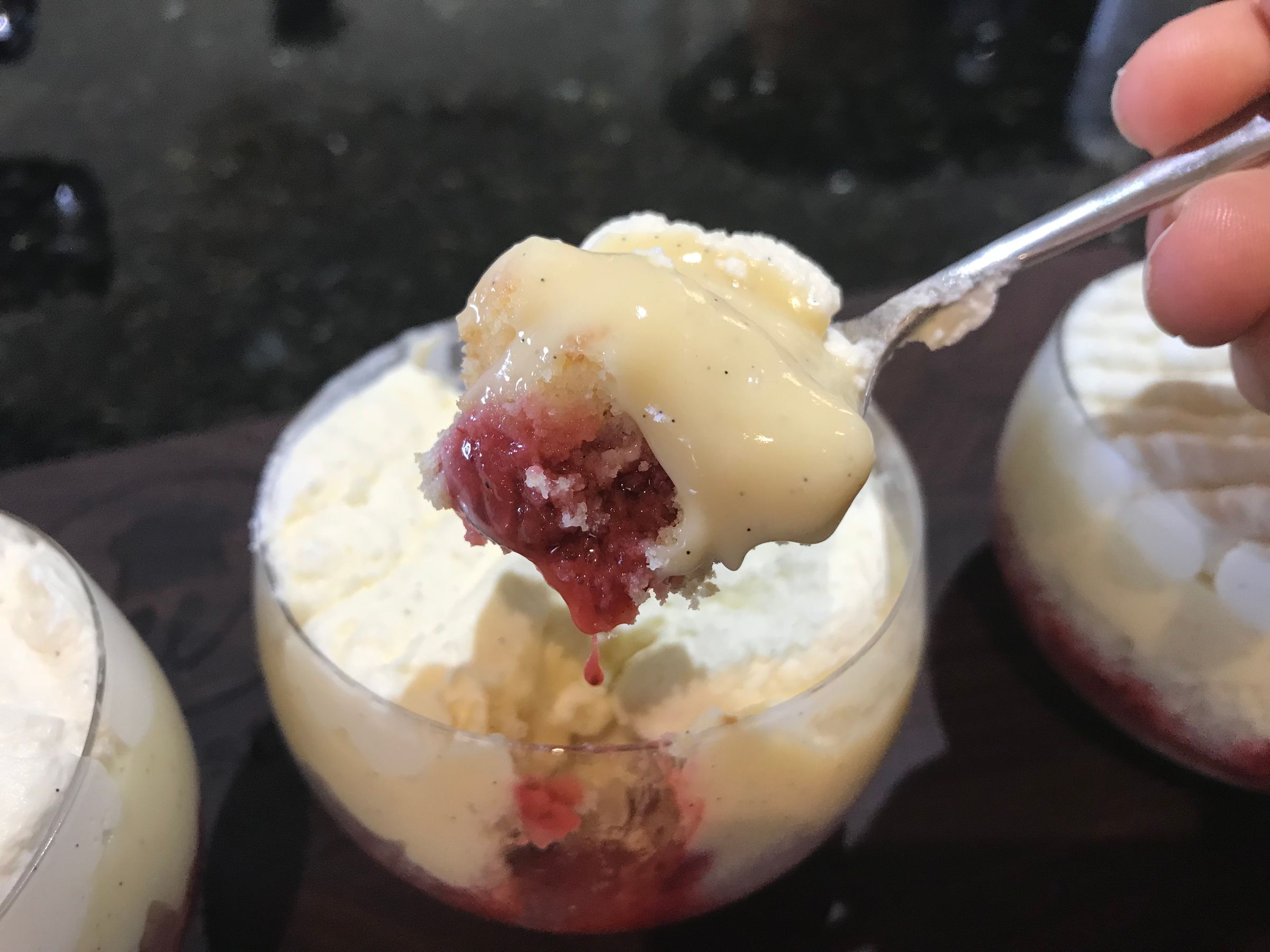 Copycat Marks & Spencer Strawbery Trifle 9 Steps (with Pictures