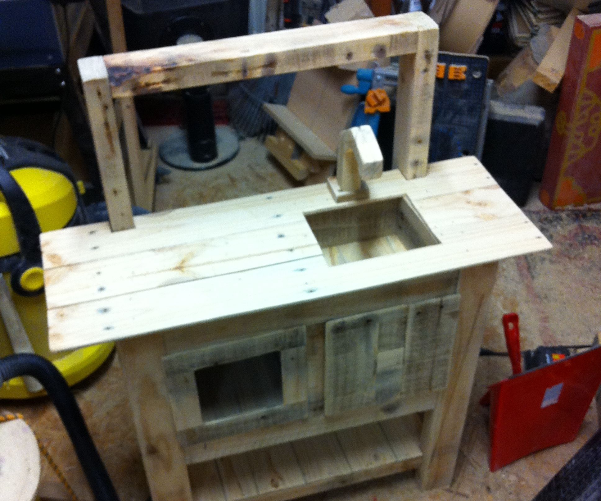 Toy Kitchen From Pallet Wood