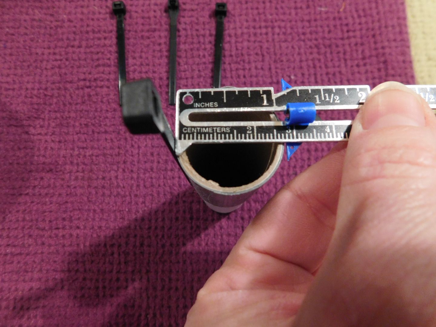 Variablesized Knitting Tube Using Zip Ties 6 Steps (with Pictures