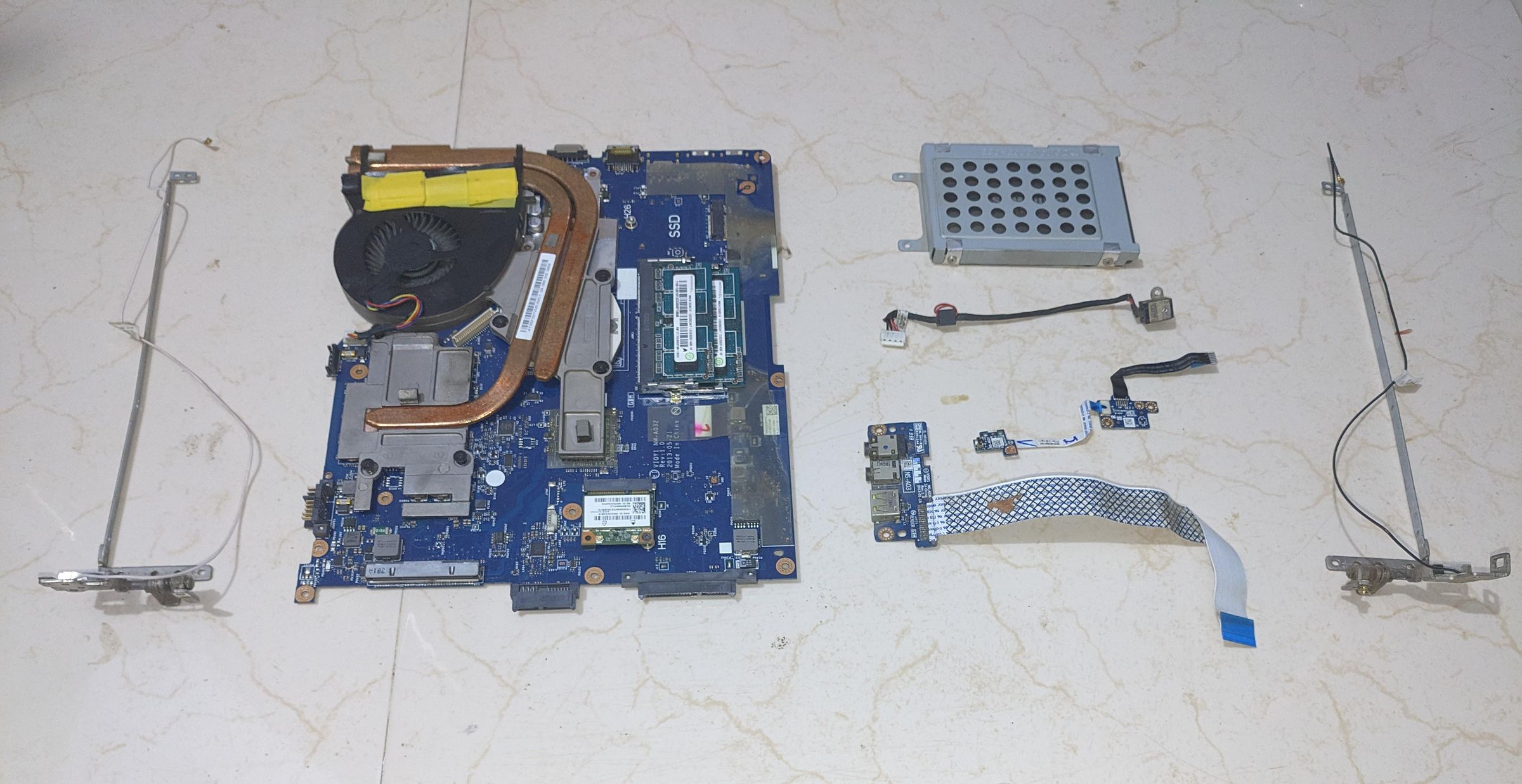 Turn Old Laptop and Monitor Into an AllinOne PC 6 Steps (with