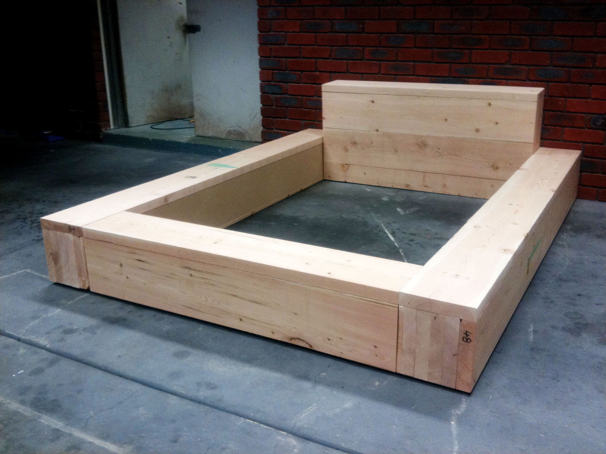 Sandblasted Oregon Low-Line Double Bed