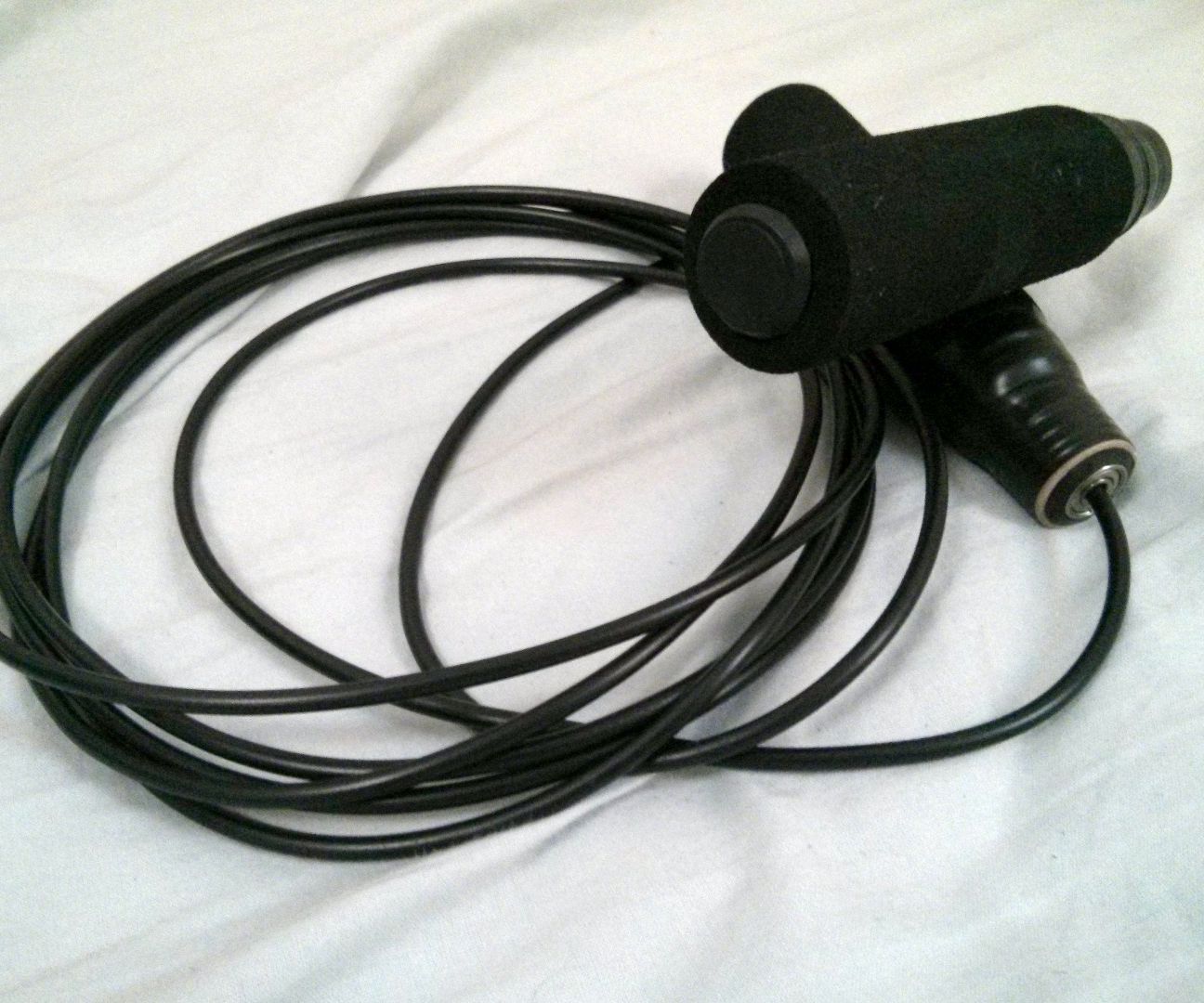 Jump rope with ball bearings