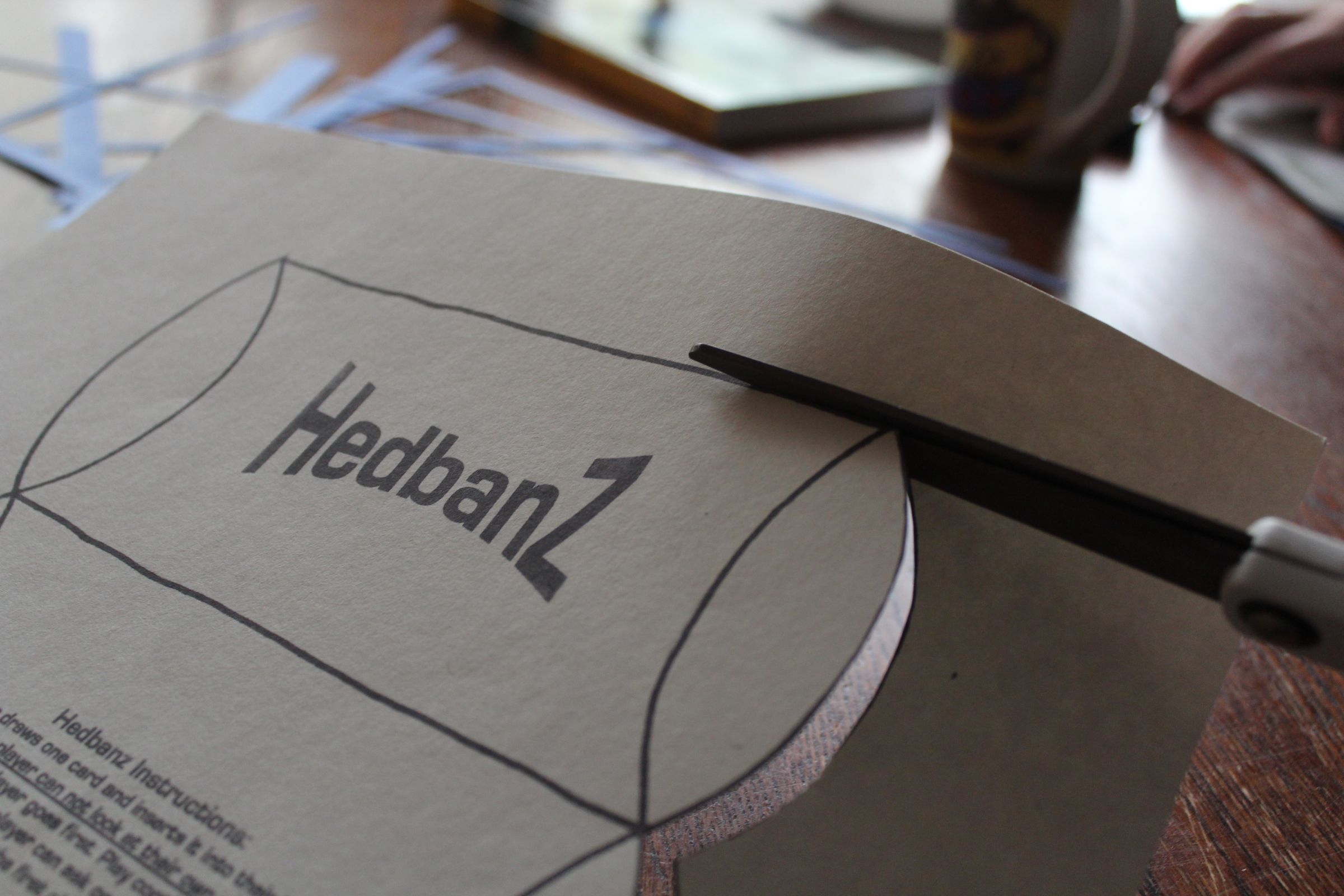 Homemade "Hedbanz" Game 4 Steps Instructables