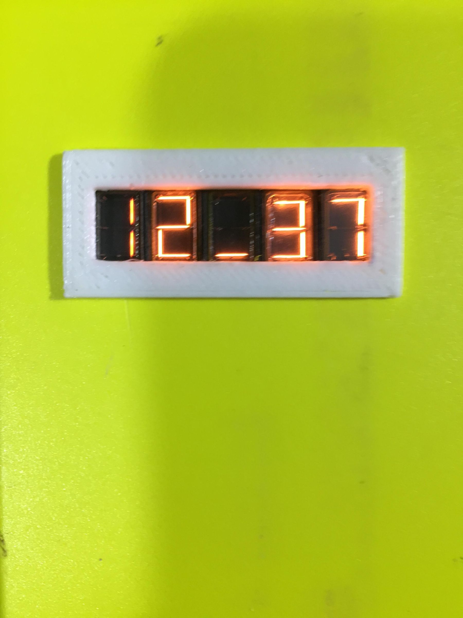 How Not to Build a Clock With Retro Displays