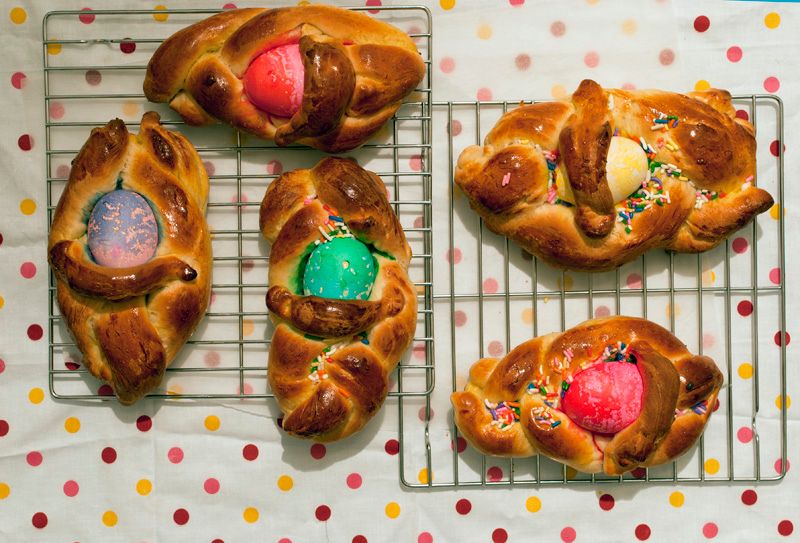 How to: Easter Egg Bread Baskets