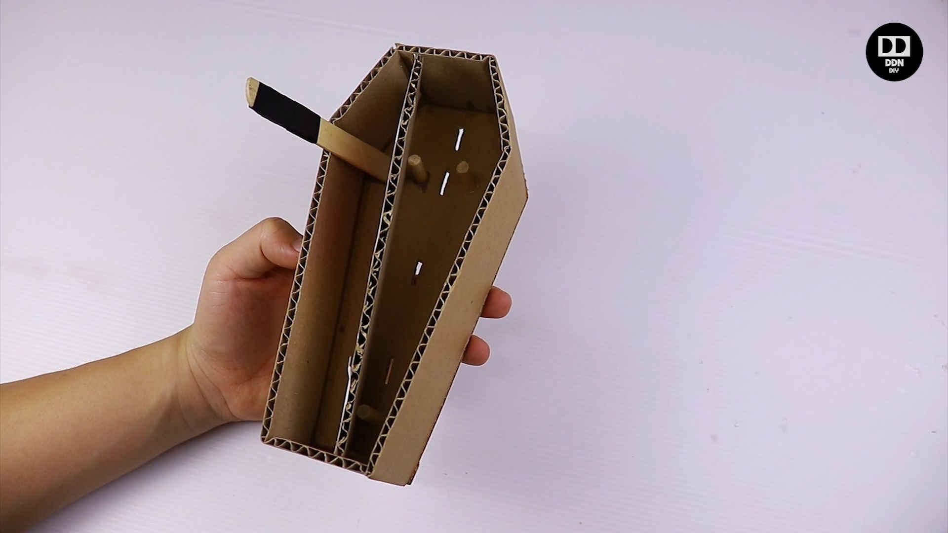 Make MAGIC Box and Girl From Cardboard 10 Steps (with Pictures