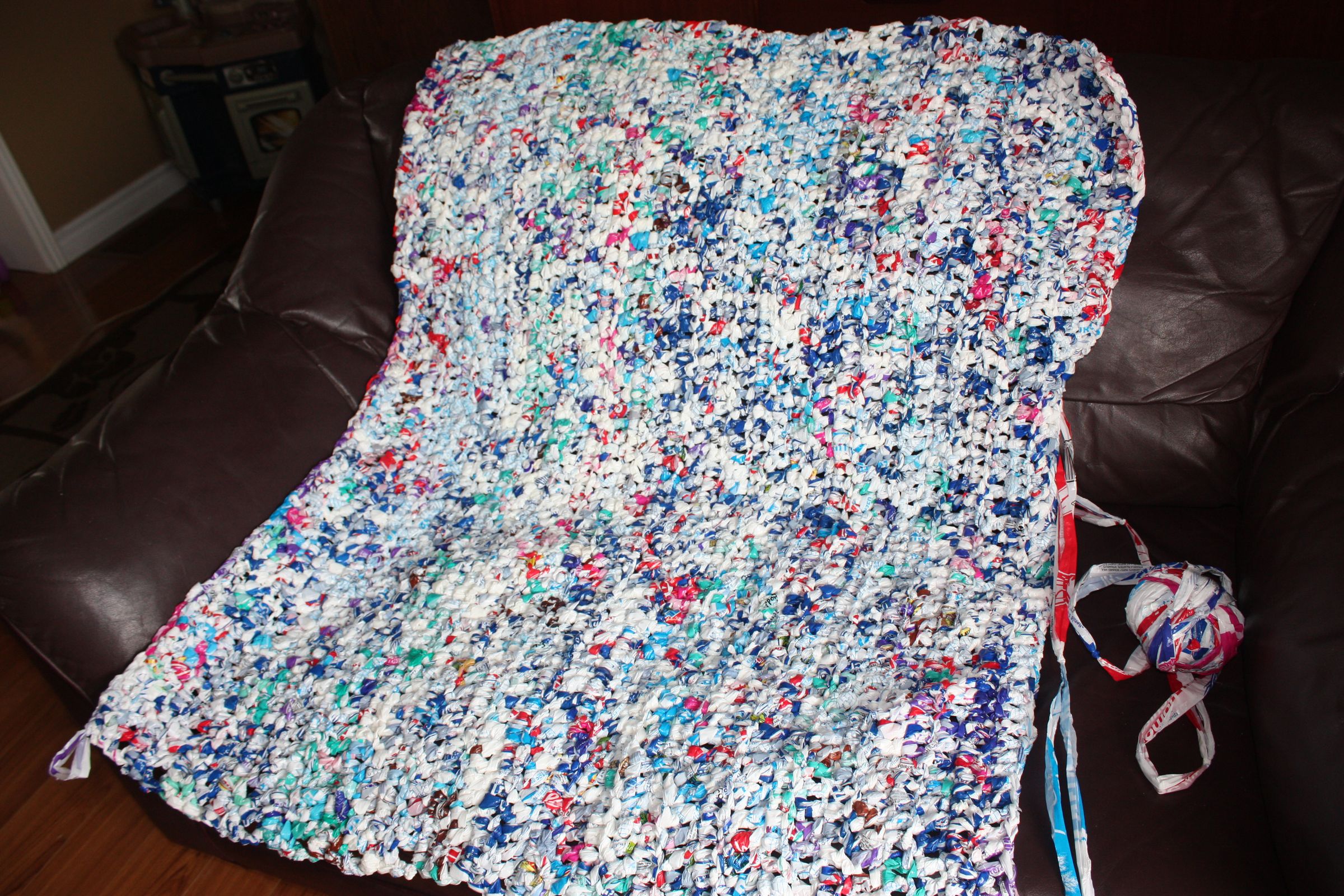 Making Milk Bag Mats Mats 4 Haiti 4 Steps (with Pictures