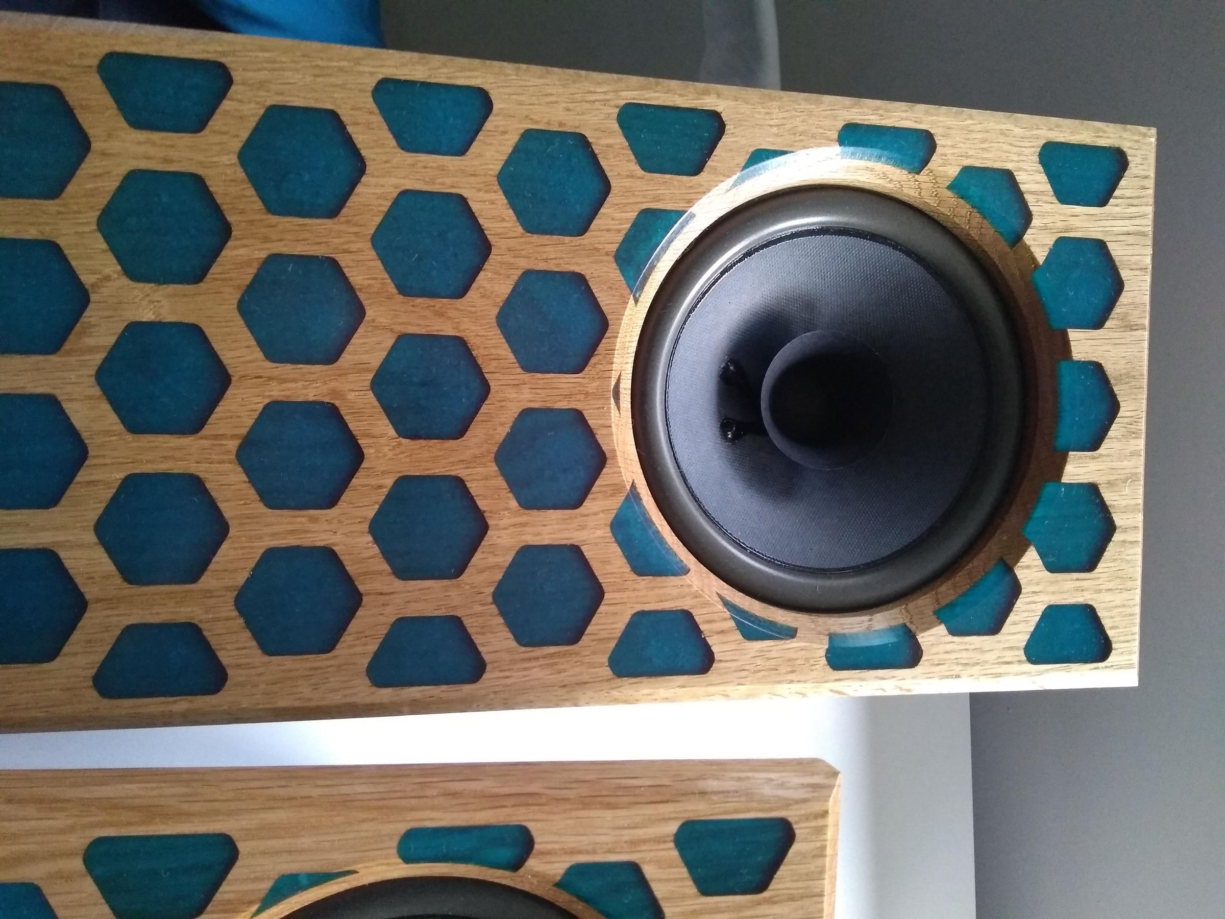 HiFi Speakers With Stone Effect 13 Steps (with