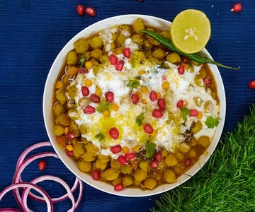 Chole Samosa Chat - the Roshni Way!