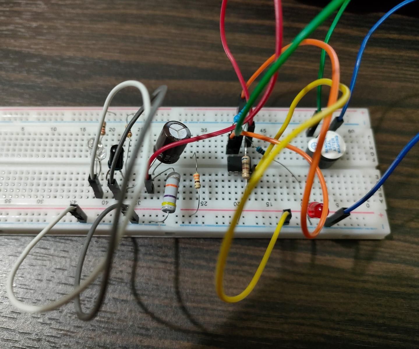 ALAT PENDETEKSI DENYUT JANTUNG