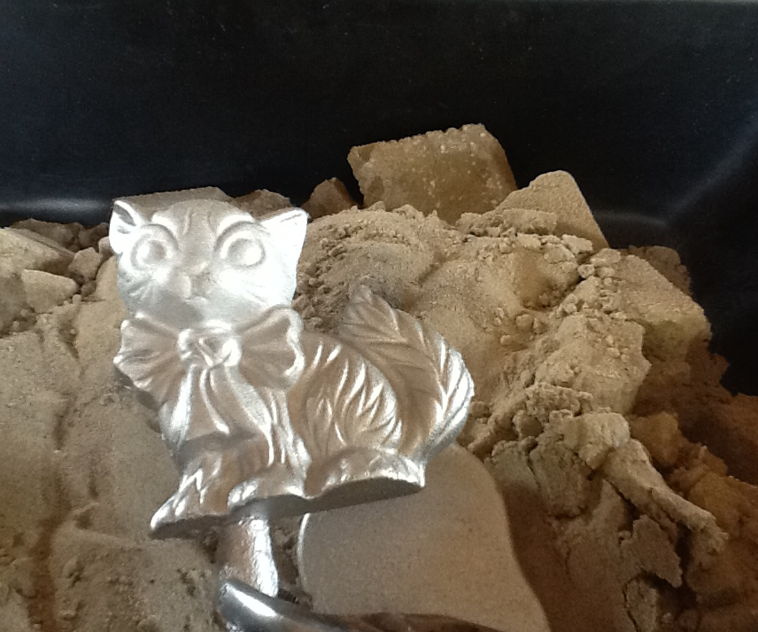 Casting an Adorable Kitty Cat From Aluminum