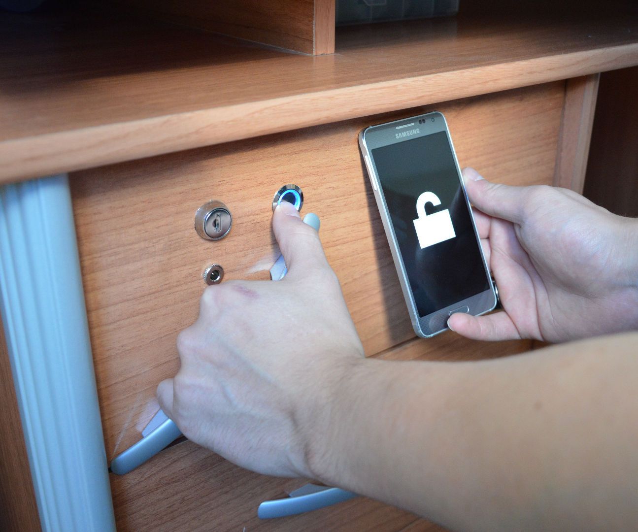 [KeyDuino] NFC Drawer Lock - Instructables