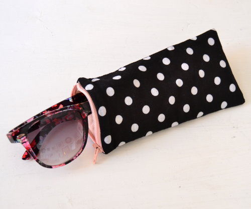 DIY Glasses Case With Zipper
