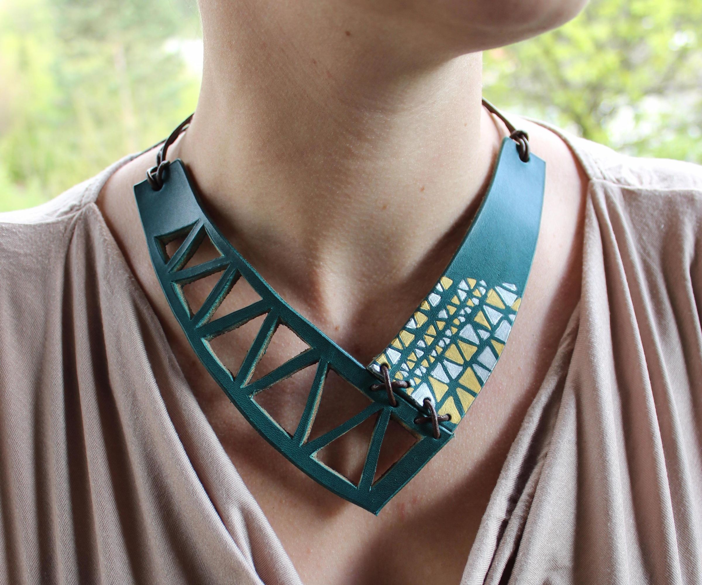 Simple Leather Necklace/Einfache Lederhalskette