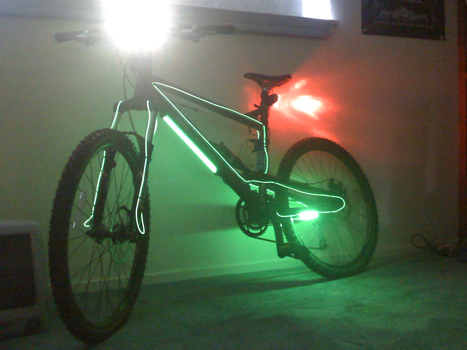 DIY Glow Ground Effects Lights for Your Bike! 8 Steps (with Pictures