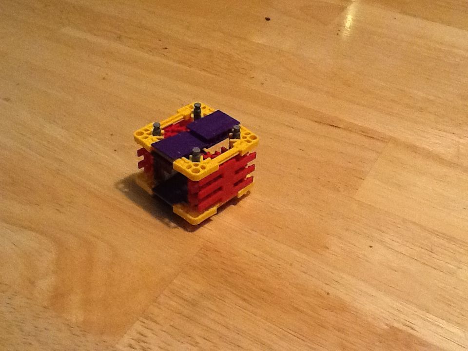 K'nex Hole Cube