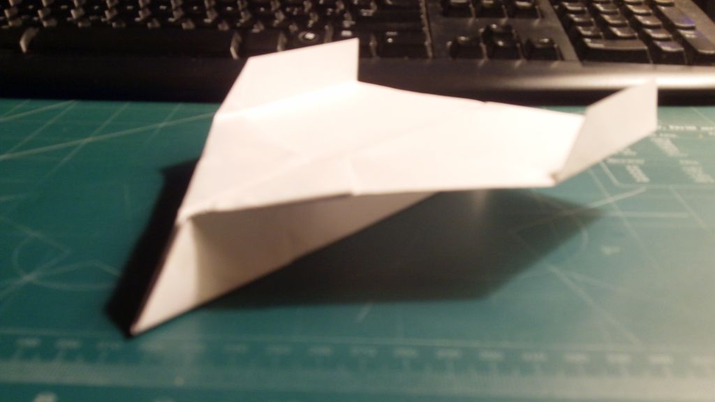 How to Make the Super Spectre Paper Airplane : 8 Steps - Instructables