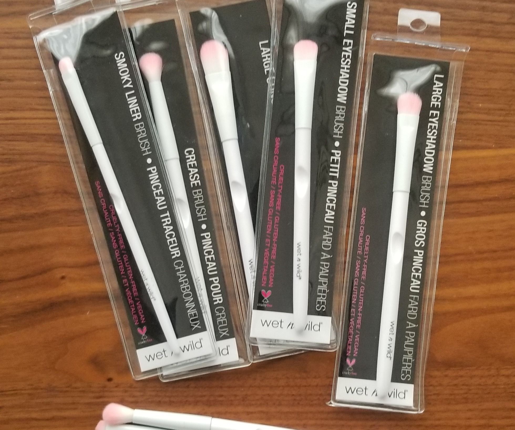 Make Up Brush Grips & Wash Board