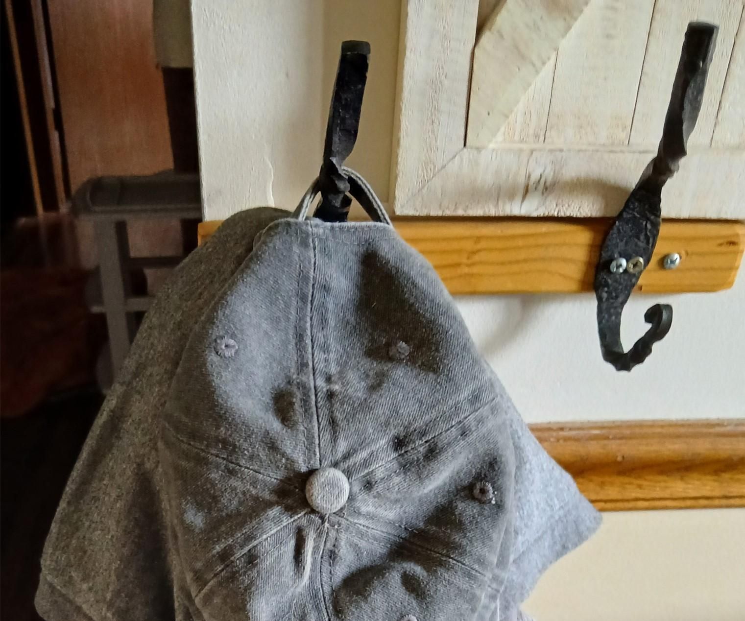 Forged Wall Hook - Blacksmithing Lesson 01