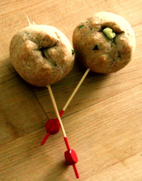 Cheese-stuffed Bread Pops