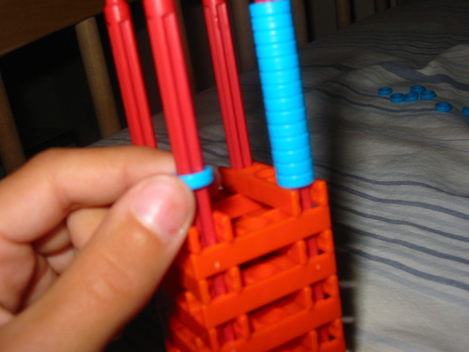 Almost Indestructible Rubber Band Powered K'nex Gun 6 Steps