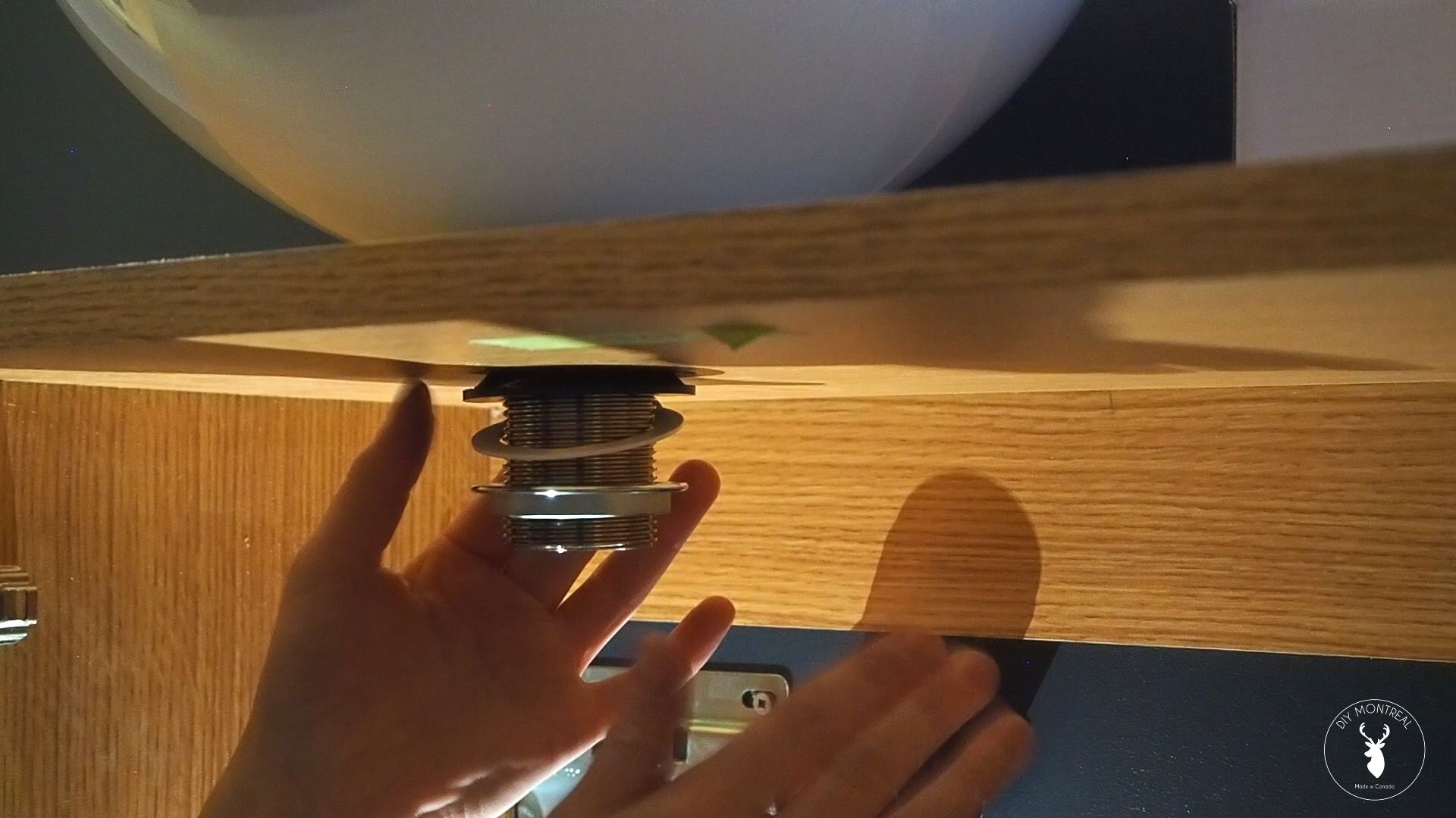 How to Install a Bathroom Sink Drain : 4 Steps (with Pictures