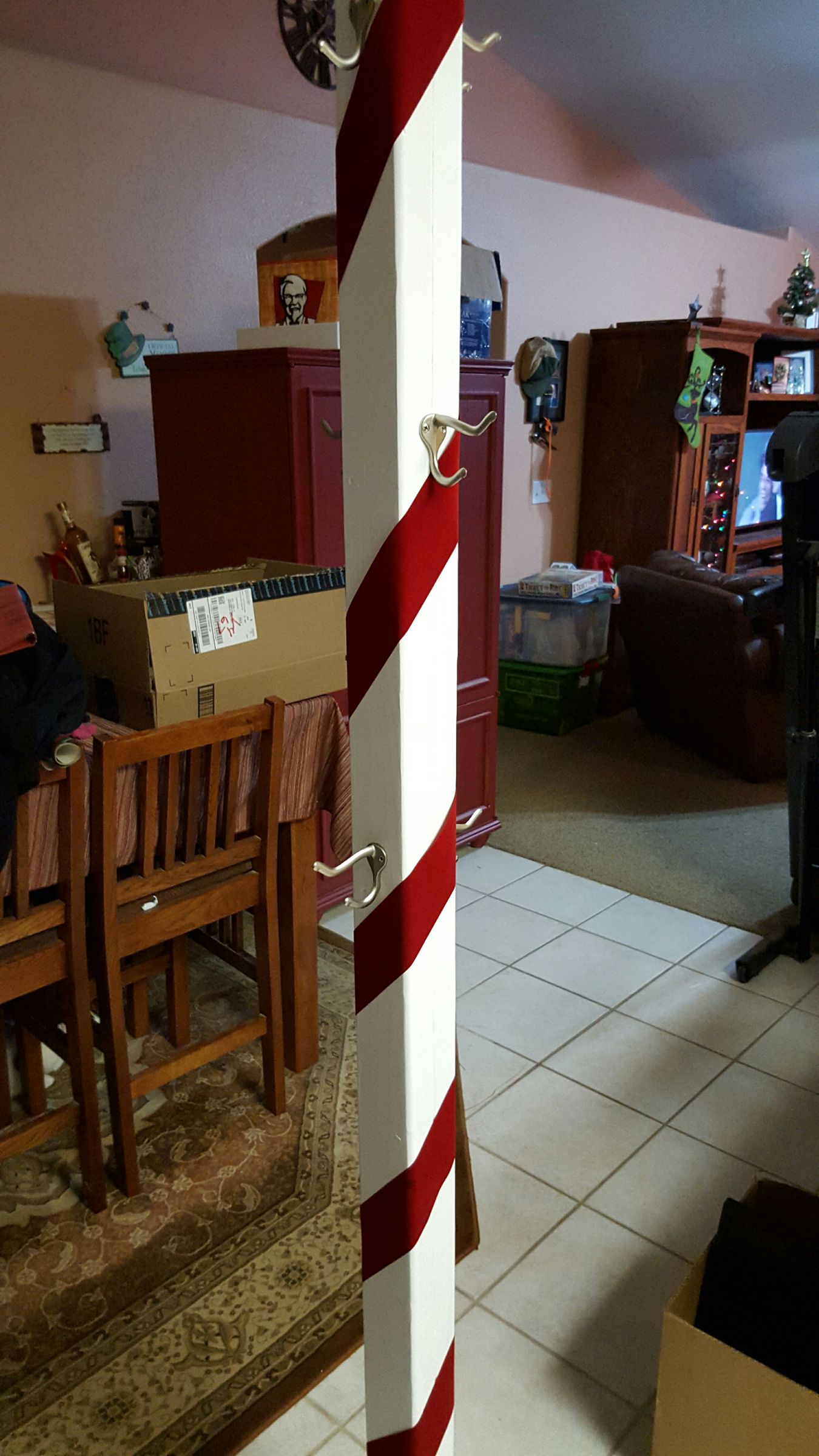 Coat Rack / Christmas Stocking Stand 5 Steps Instructables