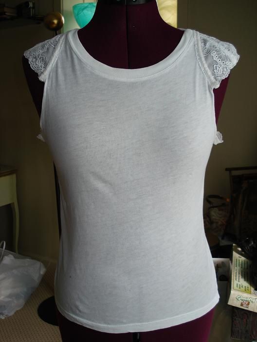 How to Recycle Old Bra and T-shirt