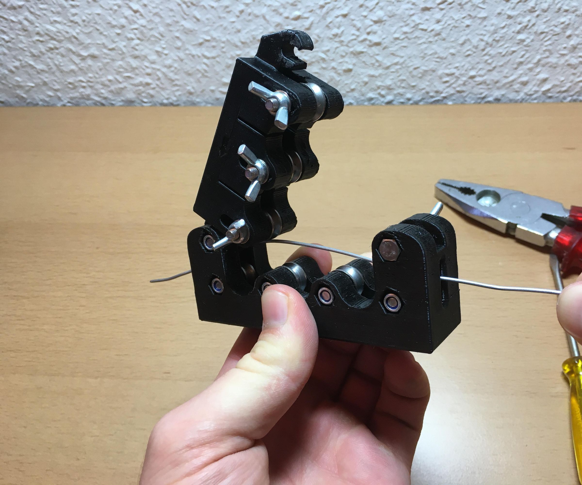 Wire Straightener / Drahtrichtgerät