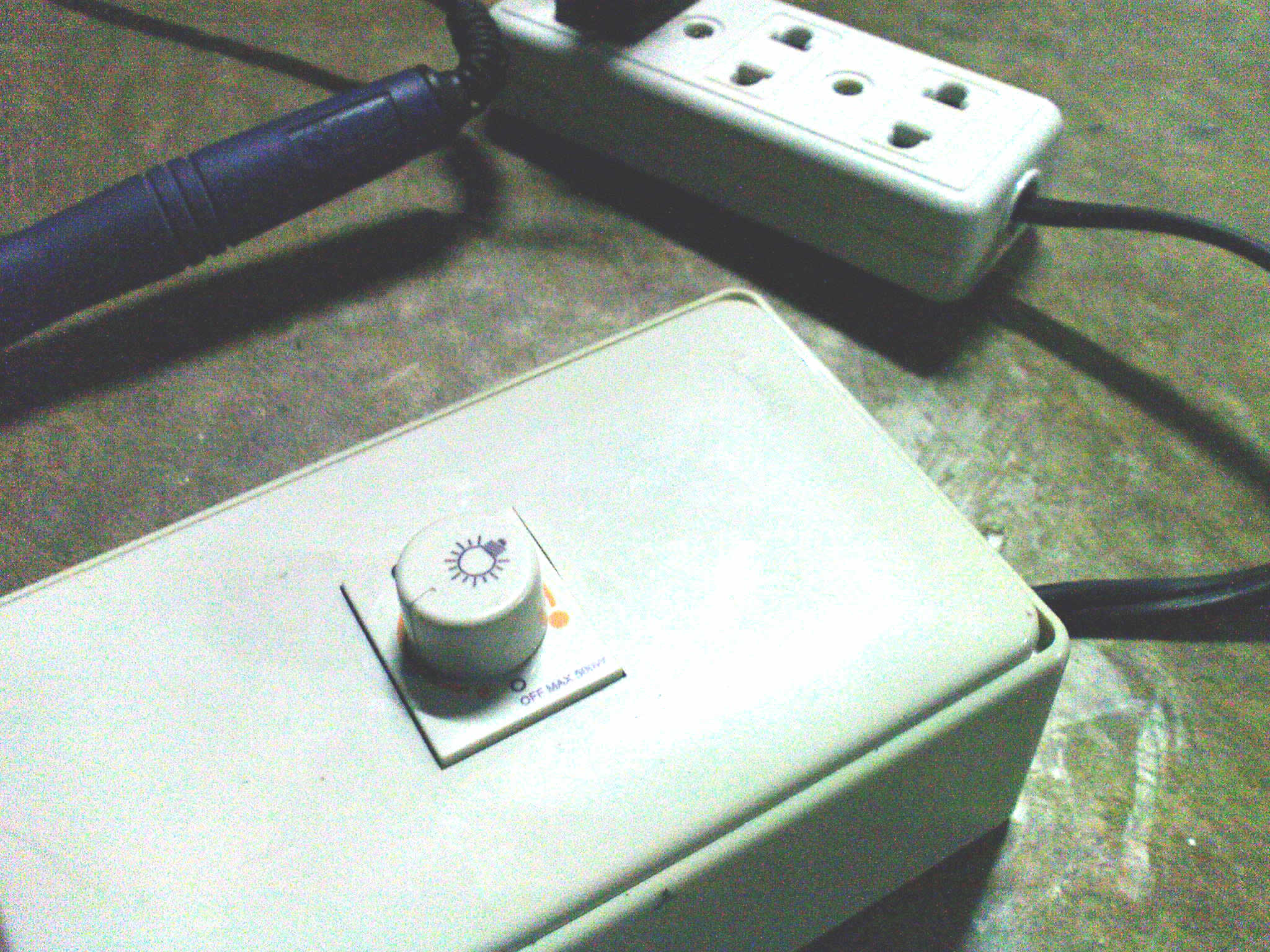 Recycling Your Old Dimmer Switch As a Variable Temperature Control for