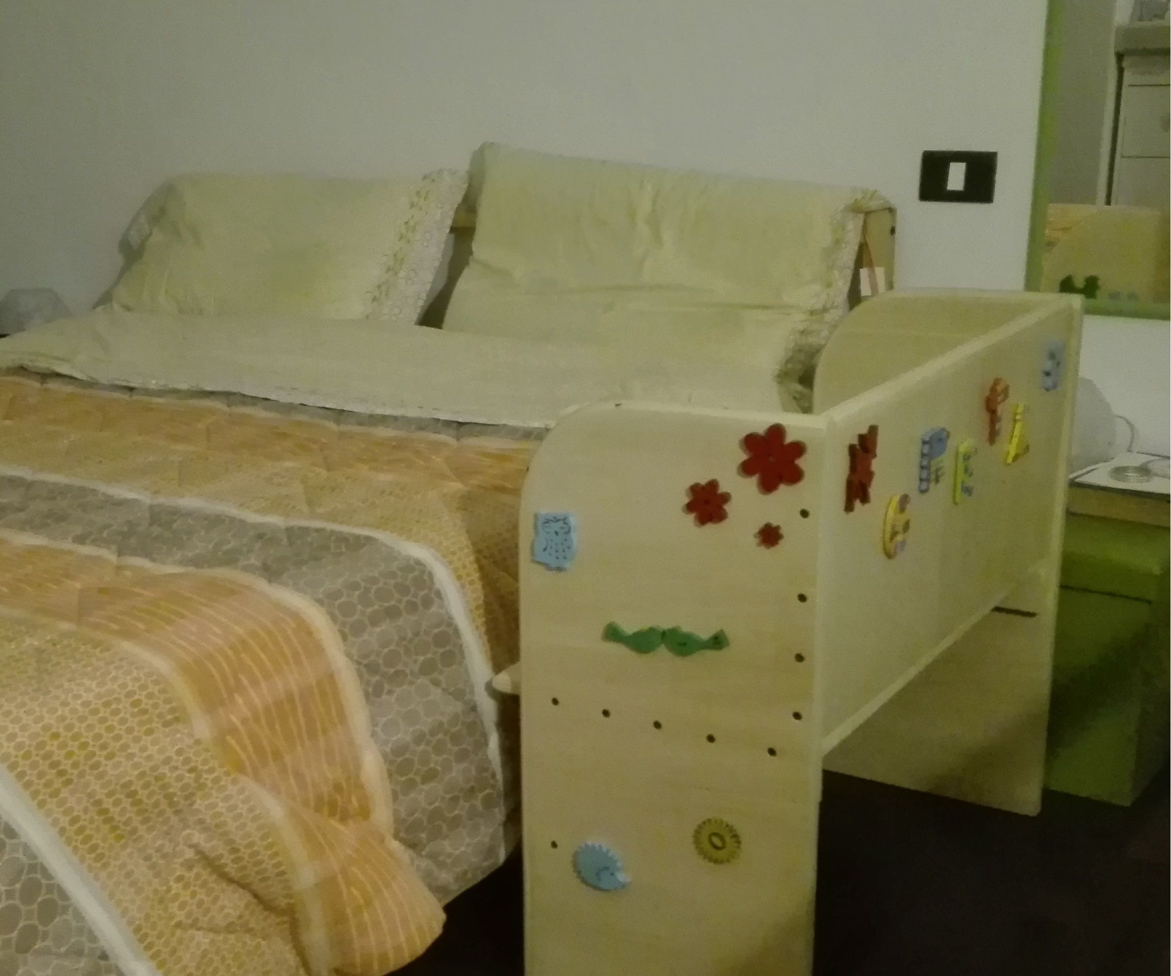 A Robust Side Bed for Our Incoming Daughter