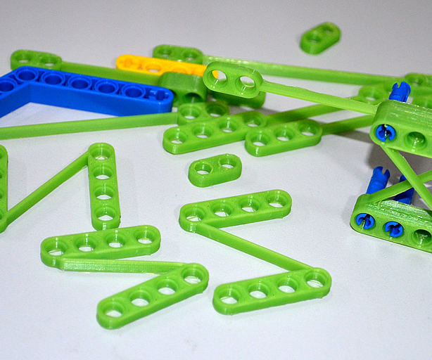 How Do I Model and Build a 3D Model for Studying Compliant Mechanism