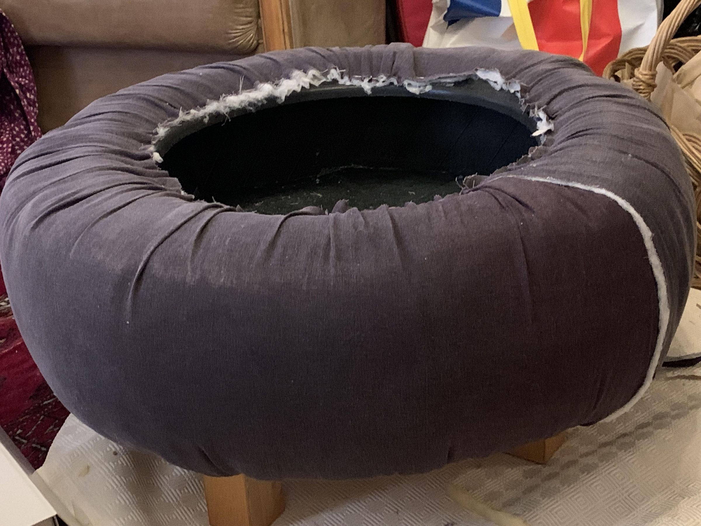 Comment Réaliser Un Pouf Capitonné Avec Un Vieux Pneu Soi-même ? : 7