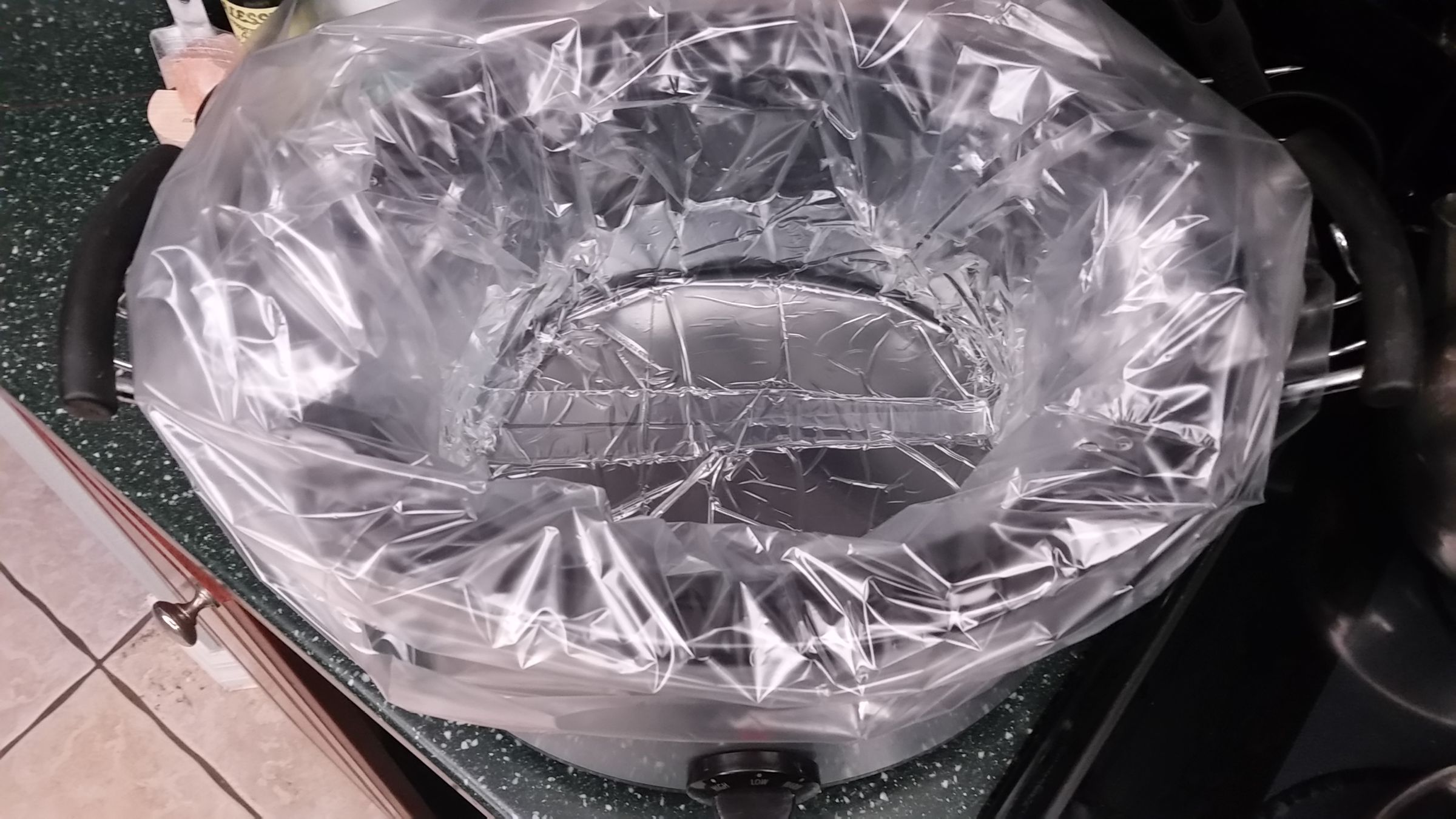 How to Clean and Render Beeswax in Your Slow Cooker at Home. 6 Steps