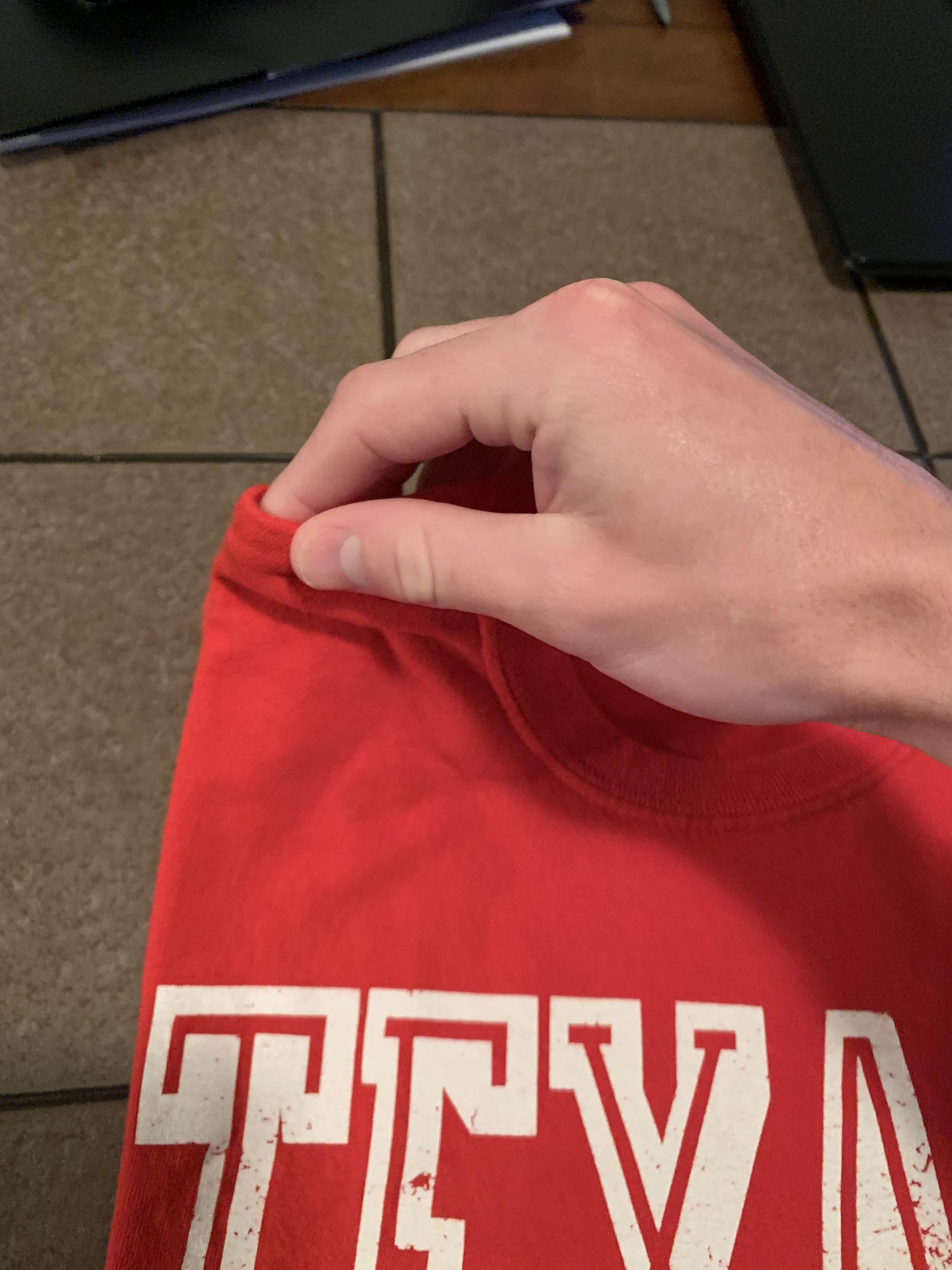 How to Fold a Shirt Like Retail Stores 17 Steps Instructables