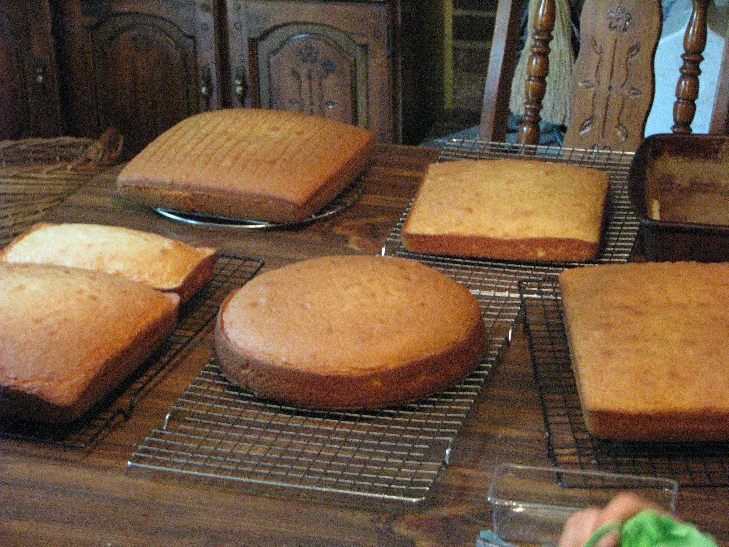 Tall Super (16) Cake