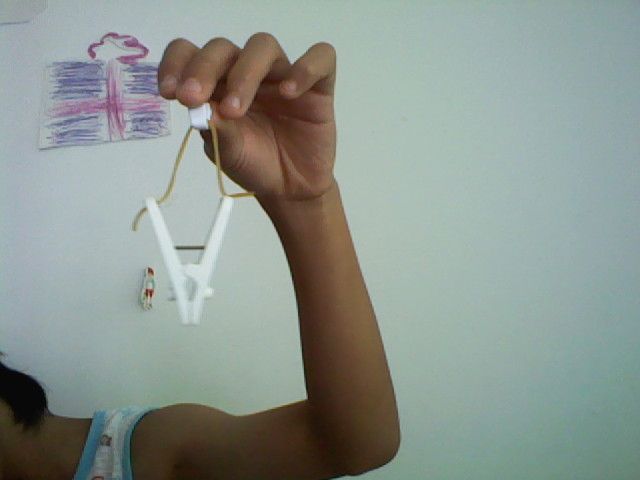 CLOTHESPIN SLINGSHOT WITH BULLETS