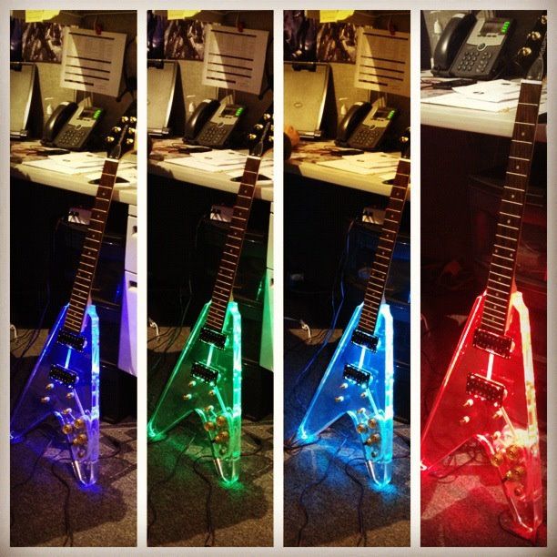 LED Reactive Guitar, Play and Light!