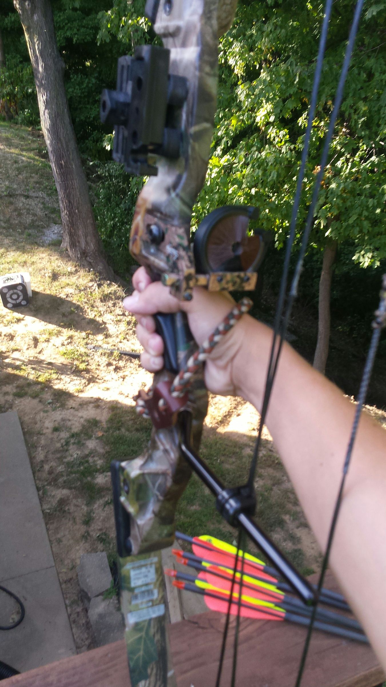 How to Shoot a Compound Bow 4 Steps Instructables