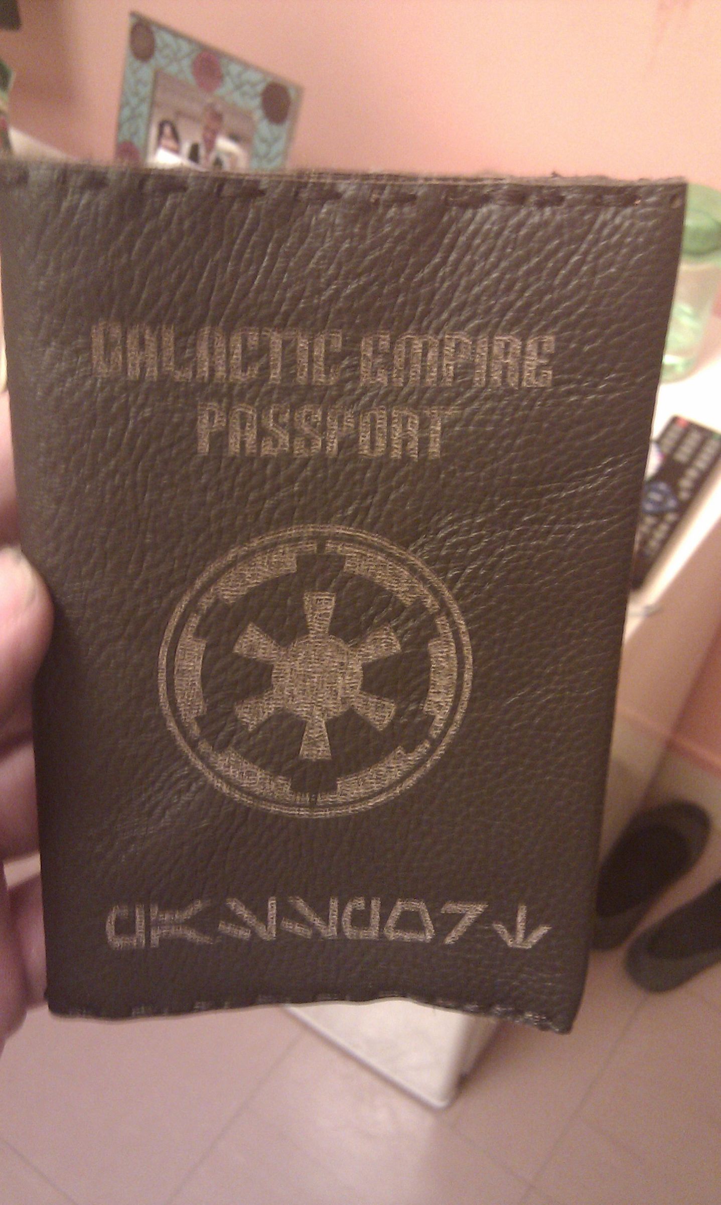 Protège-passeport Star Wars Empire Galactique - Cuir PU Noir, Logo Doré, Protection RFID | Cadeau Geek, Fan - 14