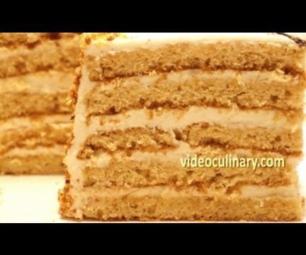 Honey Layer Bee Cake 