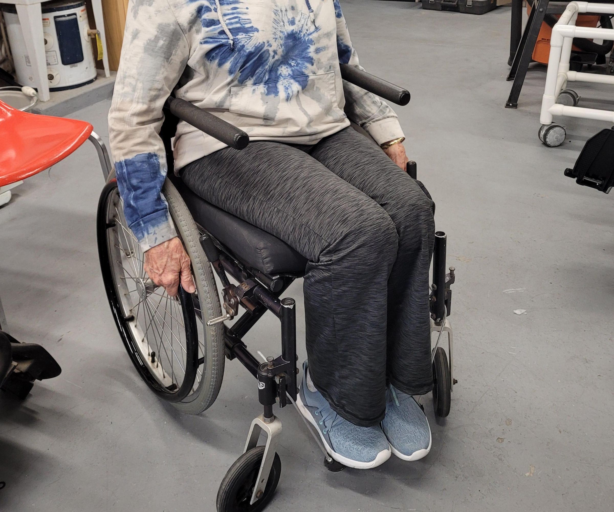 Narrow Foot Rest for Manual Wheelchair Use in Tight Spaces