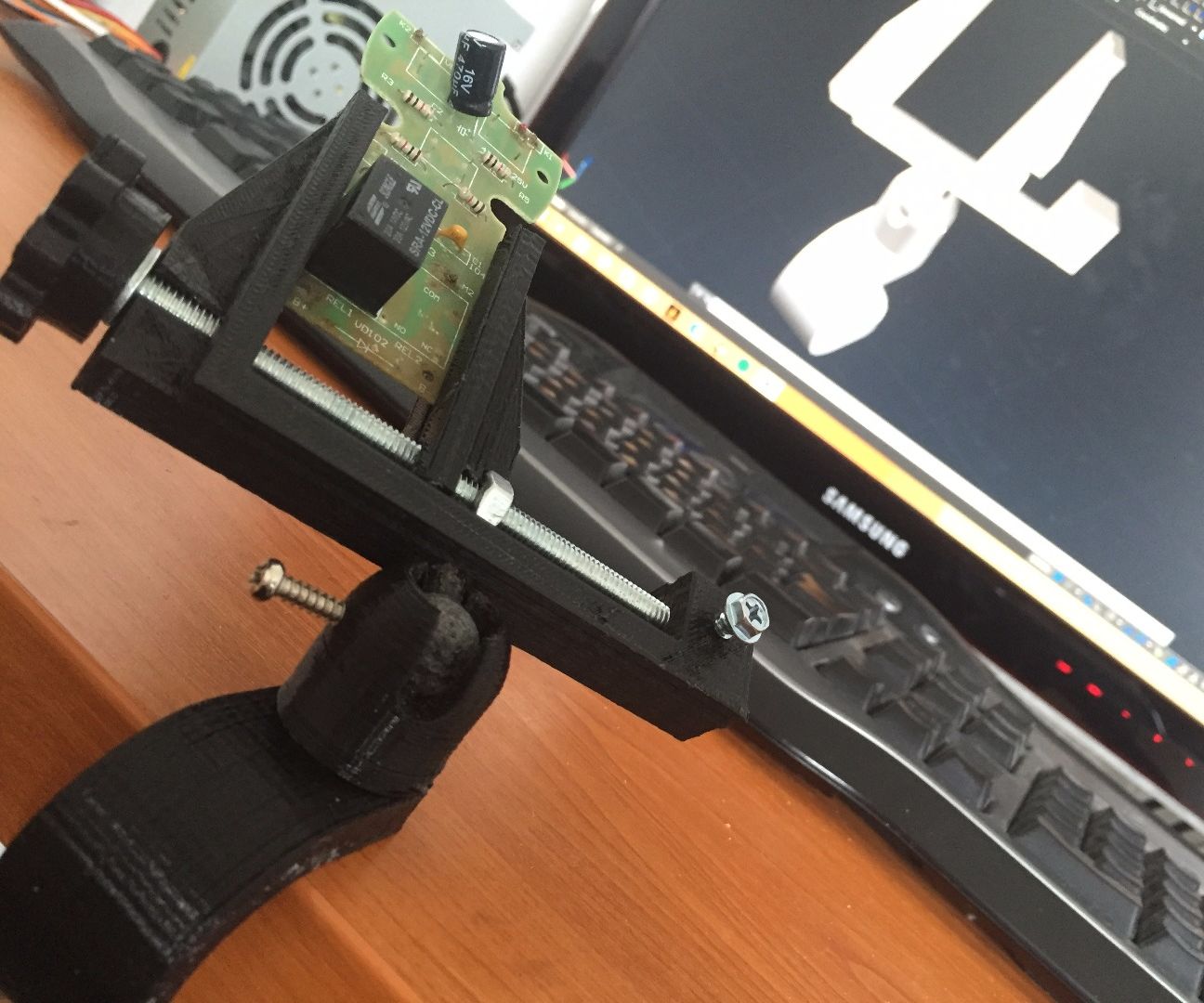 How to make a 3D printed PCB vise!