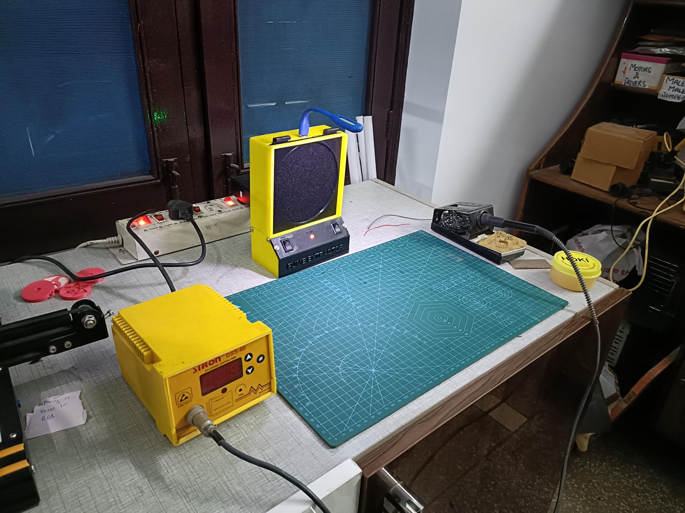 DIY 3D Printed Fume Extractor With USB Light 4 Steps (with Pictures