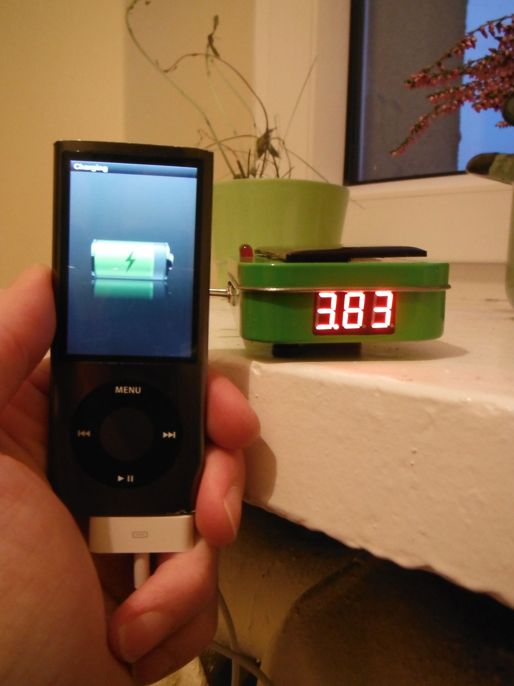 Altoids Solar/Dynamo Emergency Charger