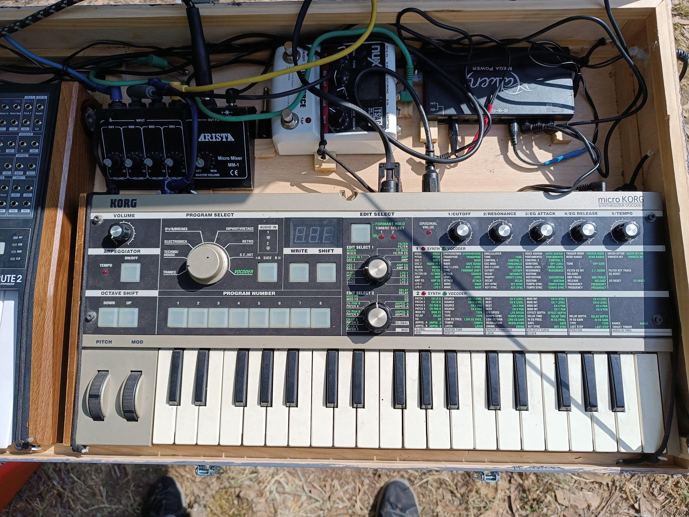 Busking Synth Case Full Portable Autonomous Setup 9 Steps (with