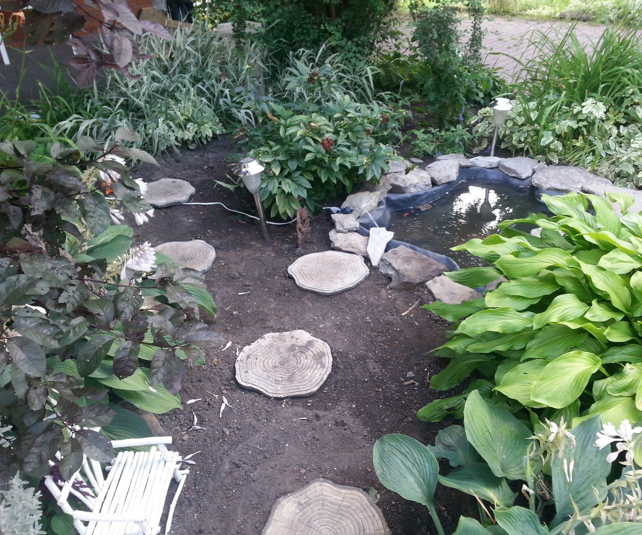 How to instal garden pond