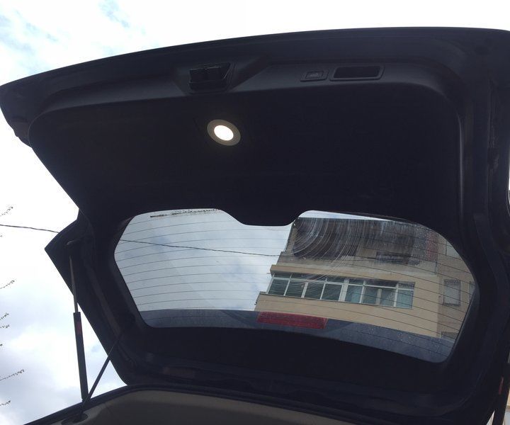 Subaru Forester 2013 Additional Light in Trunk