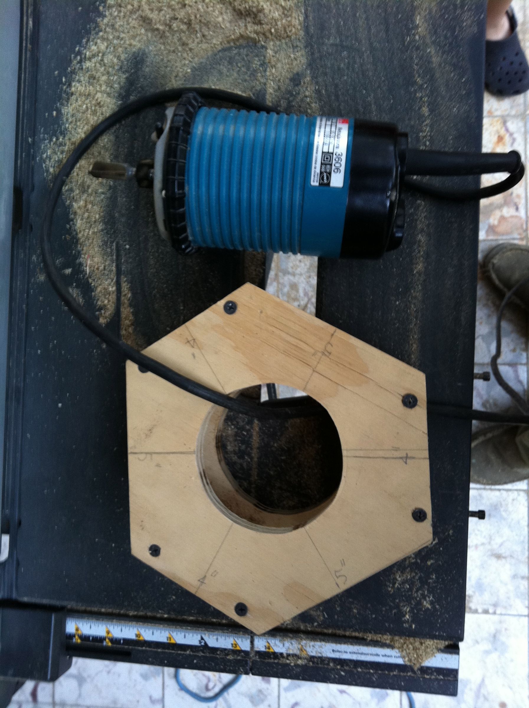 Make a Router Lift Out of Recycled Closet Door Rails. : 12 Steps (with ...